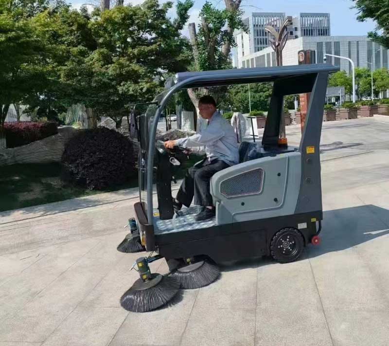 電動(dòng)掃地車如何選擇