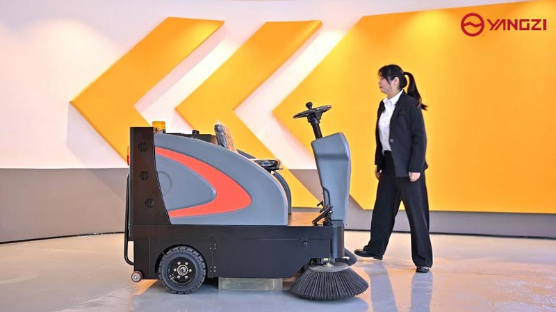 簡(jiǎn)述小型電動(dòng)清掃車(chē)的使用范圍和使用優(yōu)勢(shì)